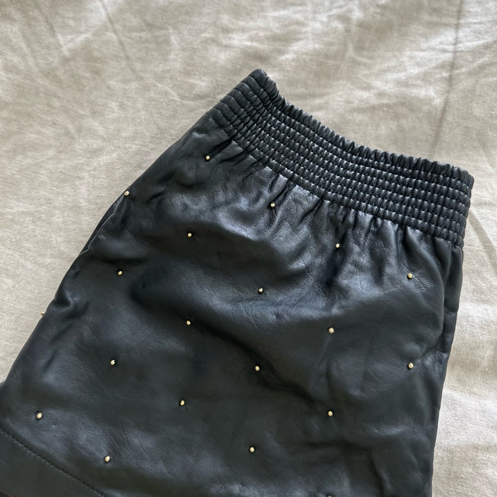 Club monaco short pants